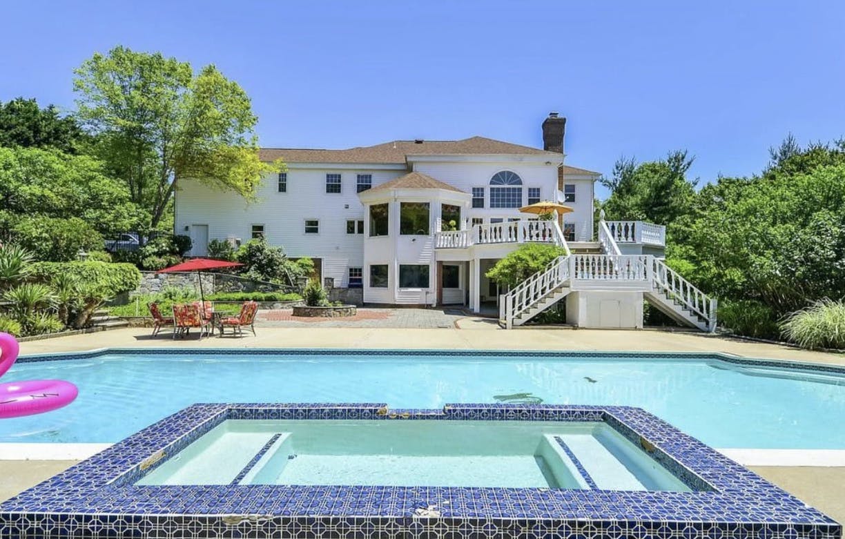 Resort - Washingtonian