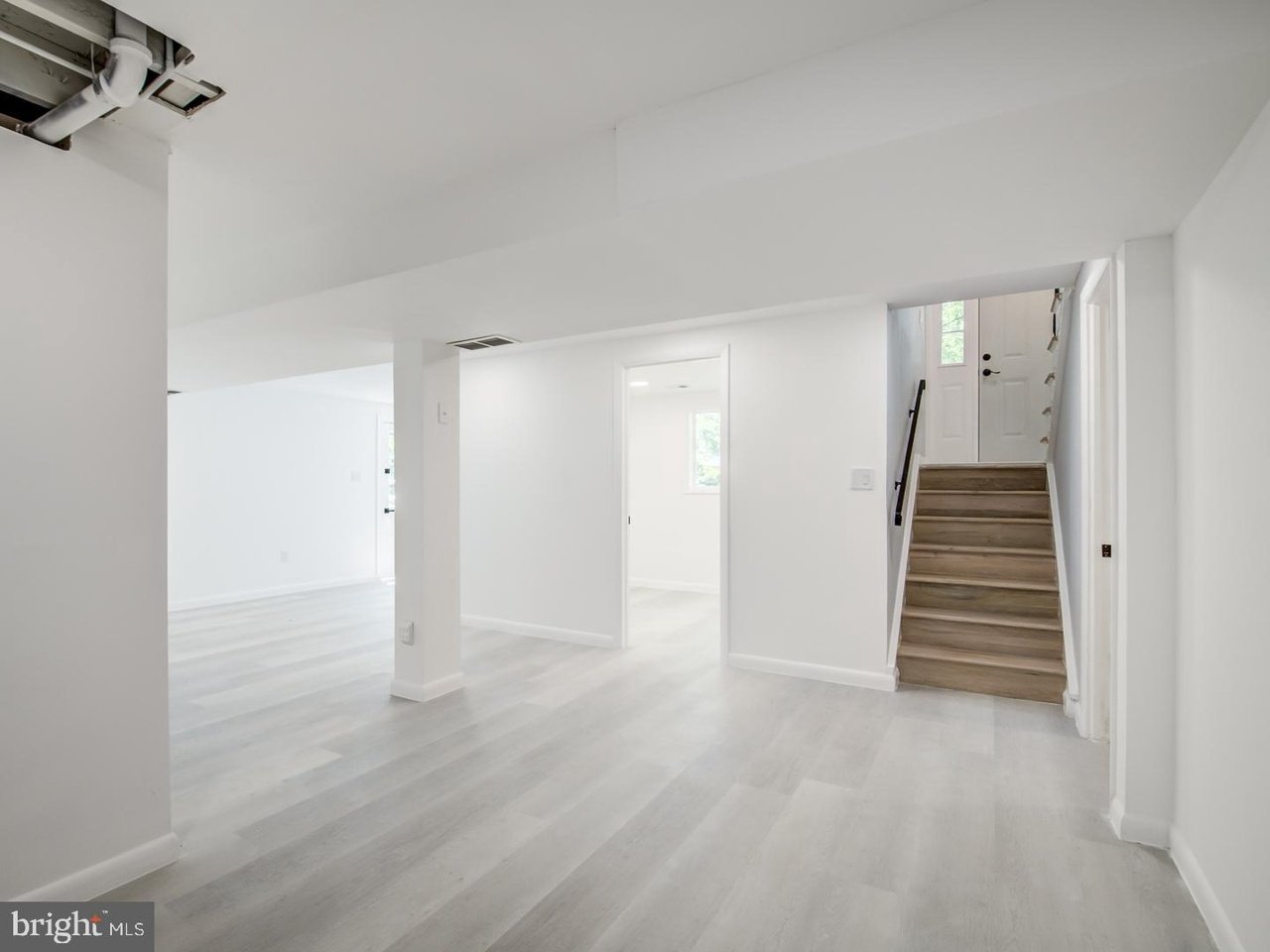 9214 rolling view dr 2 - Washingtonian