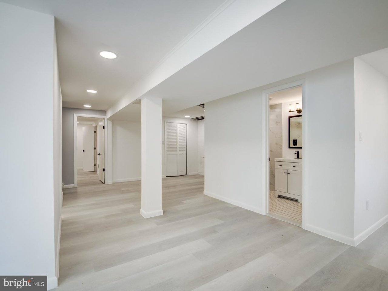 9214 rolling view dr 3 - Washingtonian