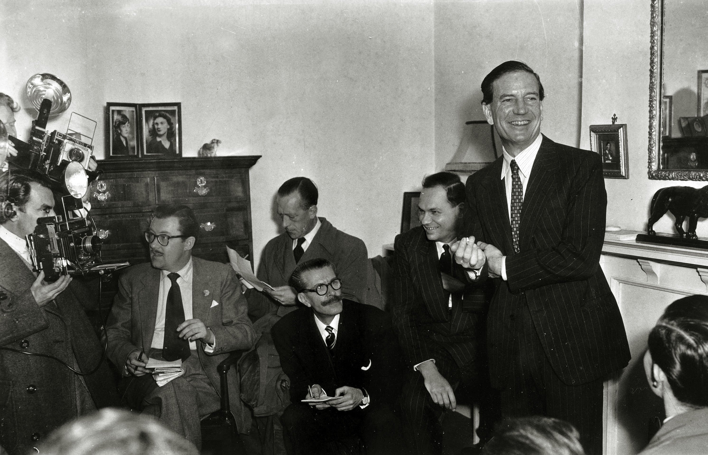 Crime, Espionage, pic: circa 1955, Kim Philby pictured in London at a press conference, where he denied he was the infamous "third man" who tipped off British spies Burgess and McLean as they were about to be arrested, Journalist Alan Whicker is shown, se - Washingtonian