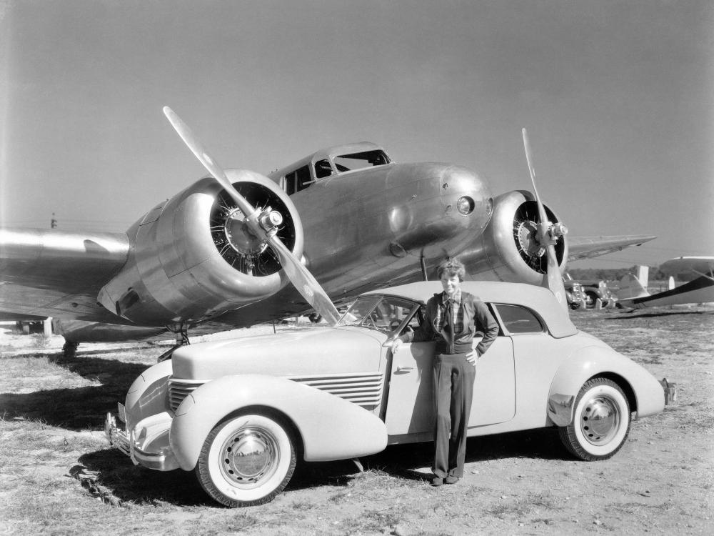 Amelia Earhart Cord convertible National Mall