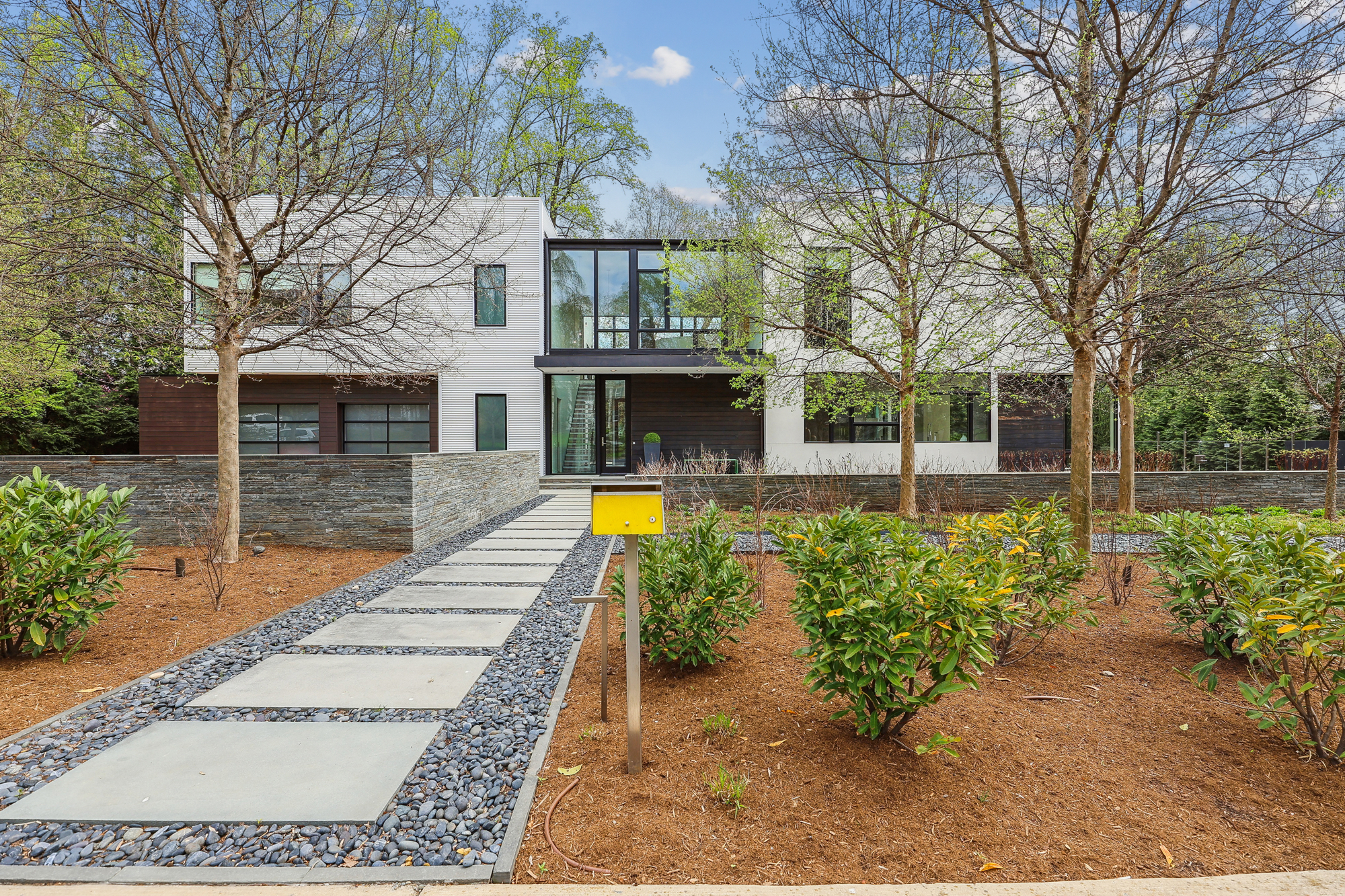 exterior-front elevation-lux-homes - Washingtonian