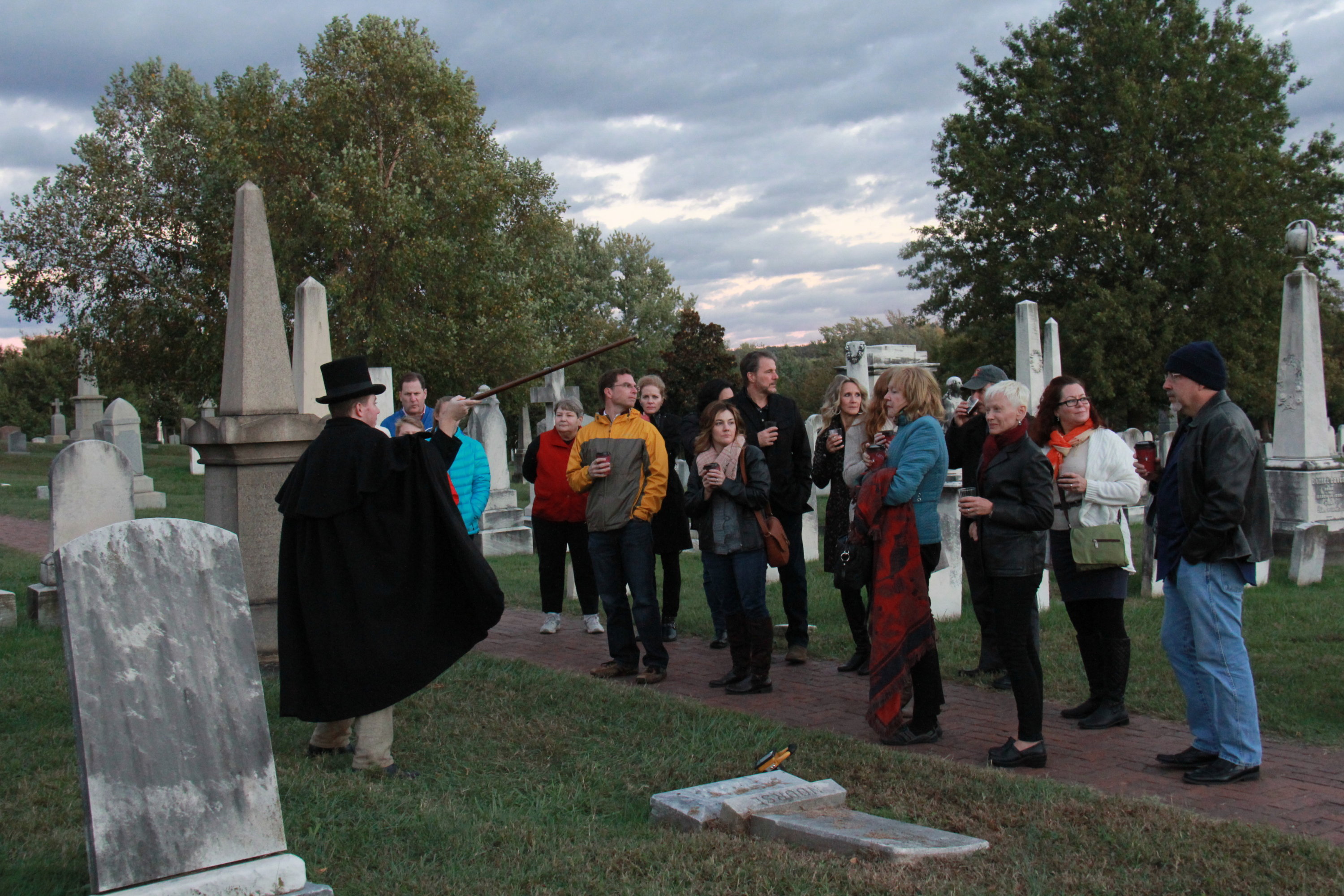 These Ghost Tours Explore DC's Spectral Side - Vimarsana News