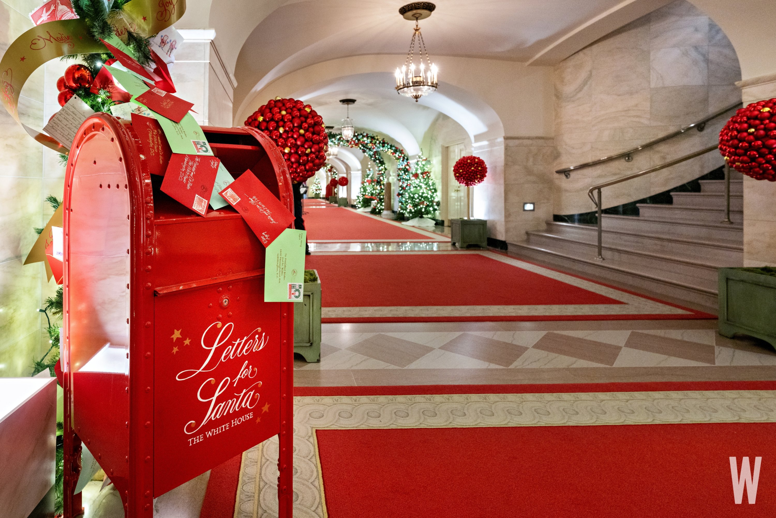 Photos: White House 2023 holiday decorations - Axios Washington D.C.