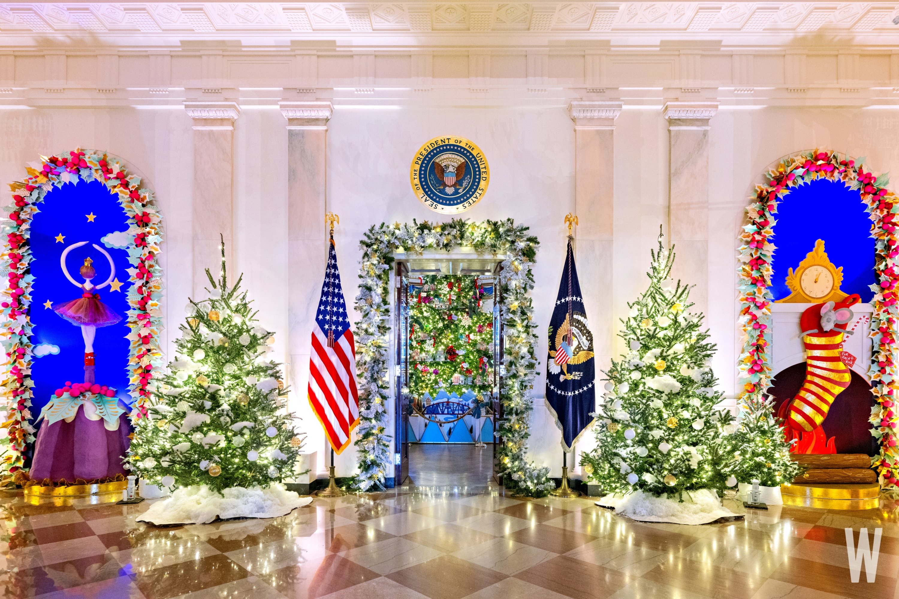 Photos: White House 2023 holiday decorations - Axios Washington D.C.