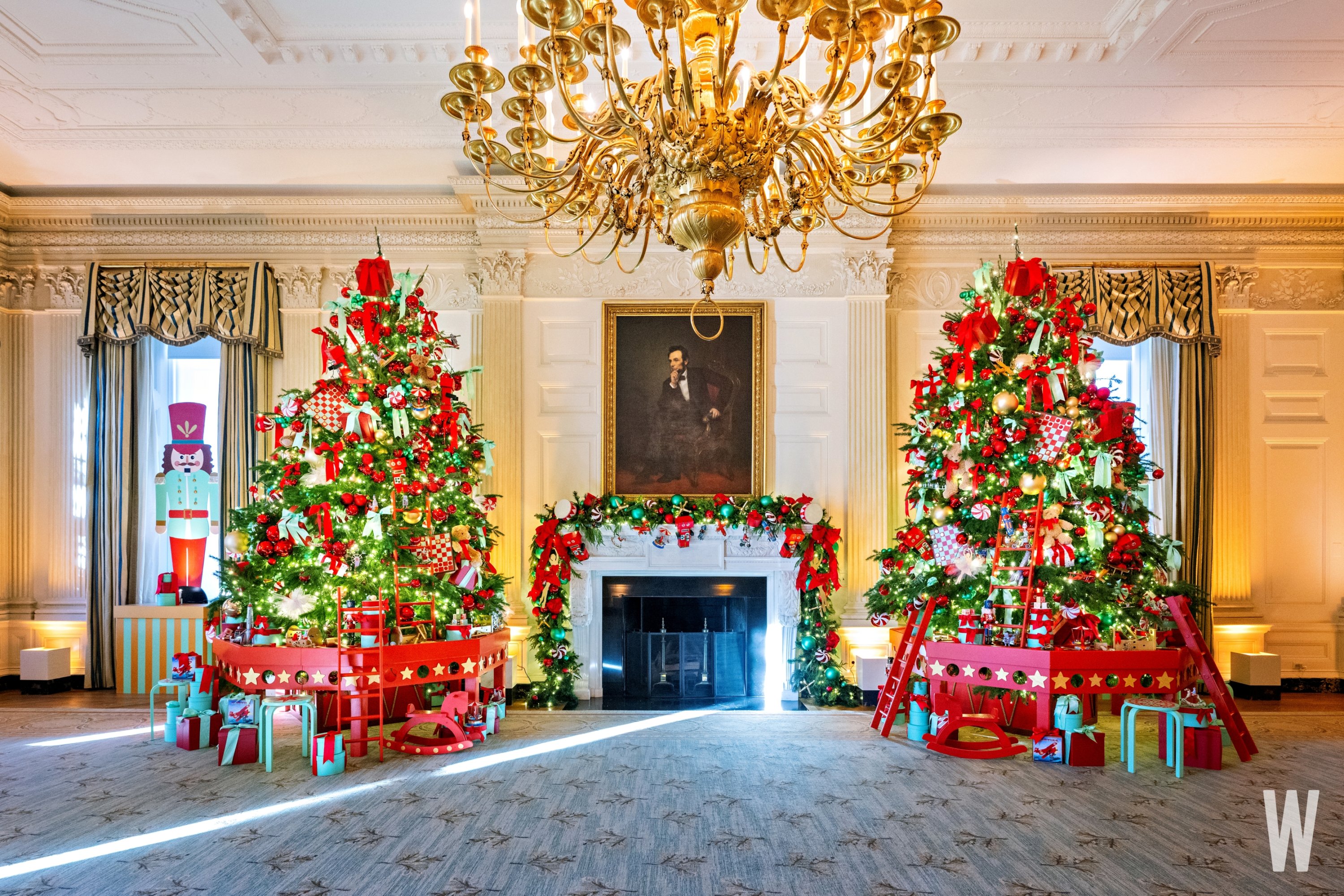 Photos: White House 2023 holiday decorations - Axios Washington D.C.