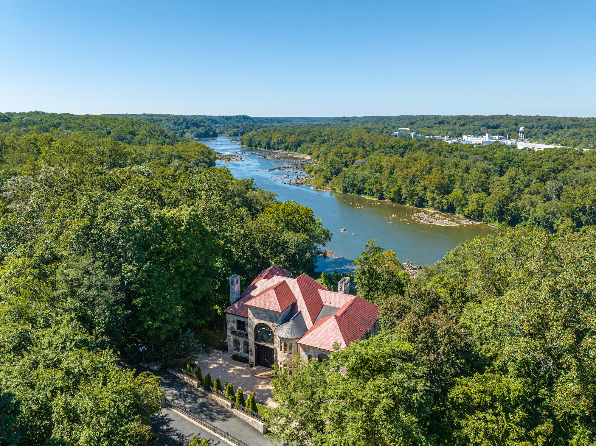 612 RIVERCREST DR-11 - Washingtonian
