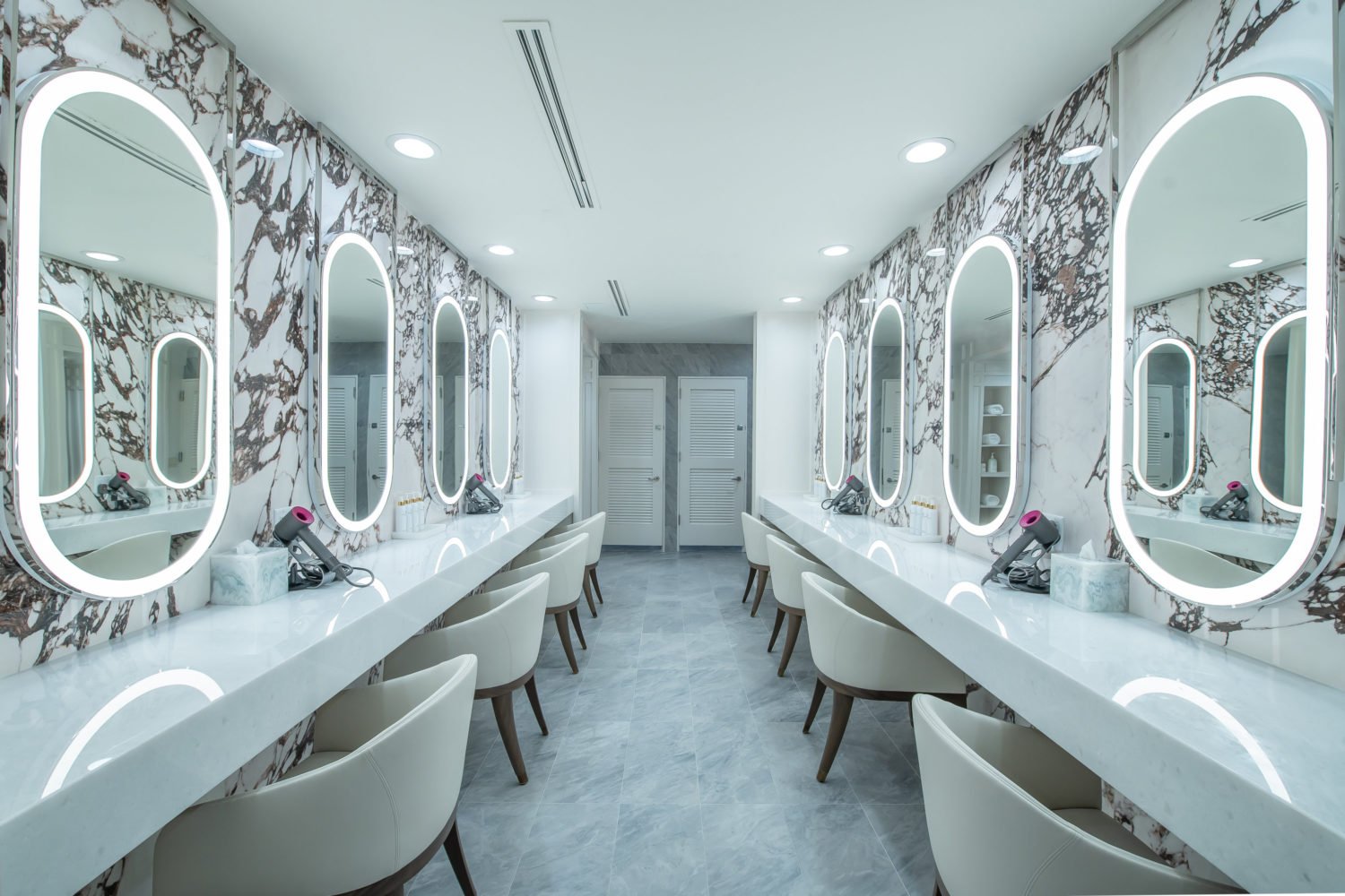 An area with mirrors in the locker room. Photo by Joy Asico-Smith / Asico Photo.