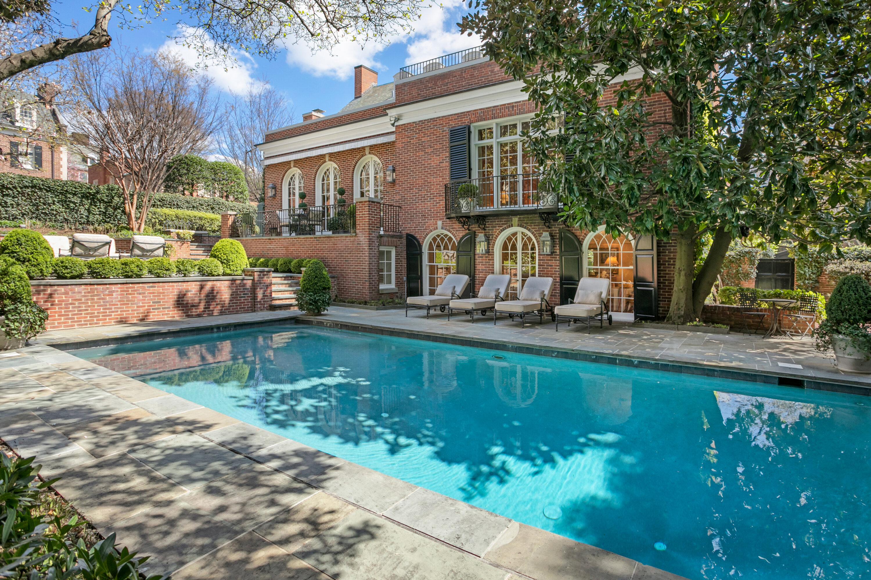 29 - Pool_Terrace - Washingtonian