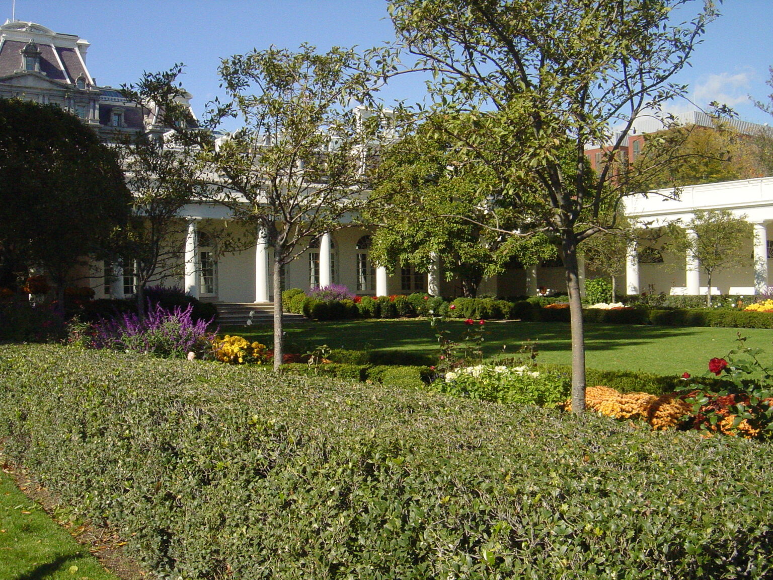 How to Get Tickets for the White House Garden Tours This Weekend