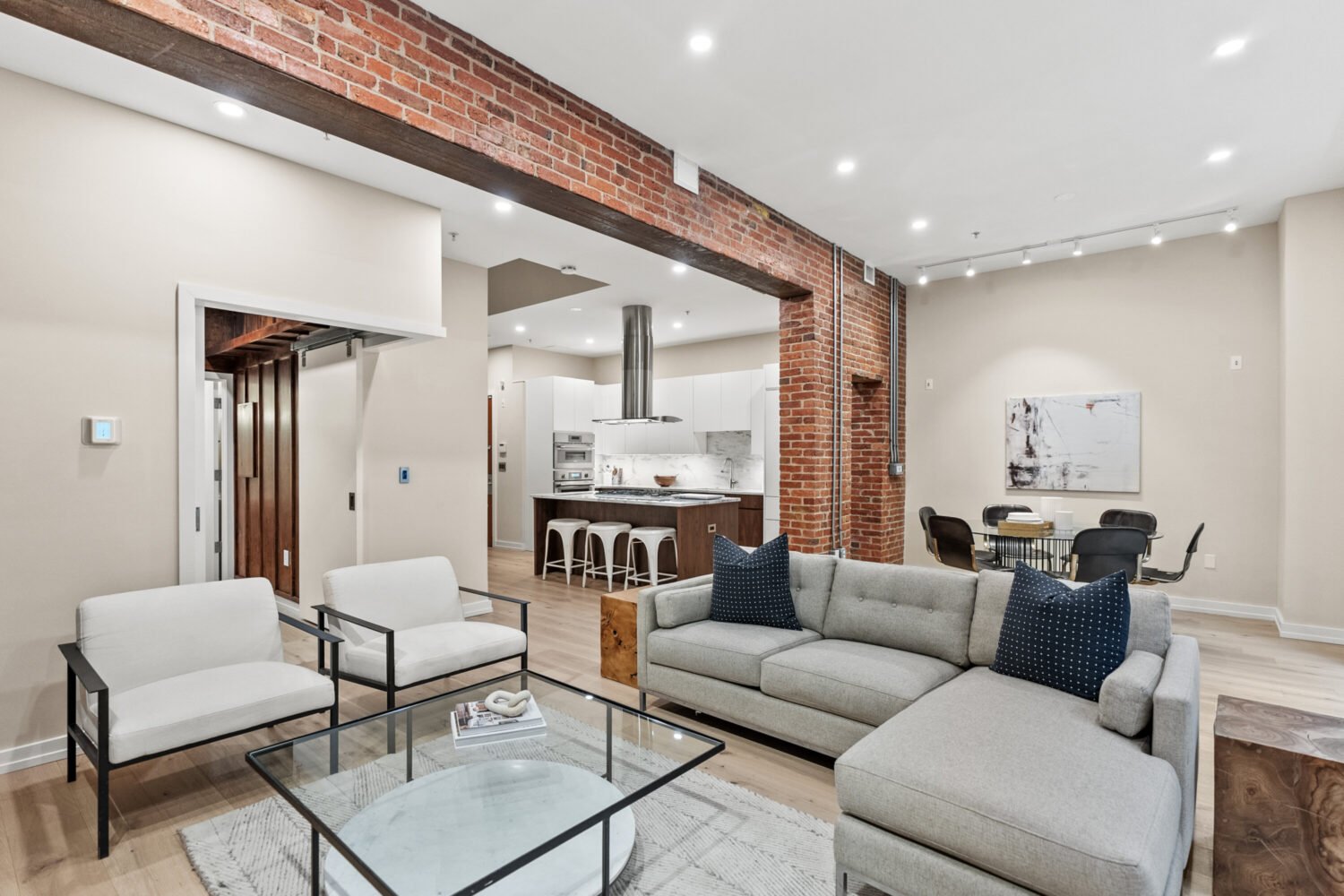 Spacious and Luxurious Living in the Heart of Logan Circle