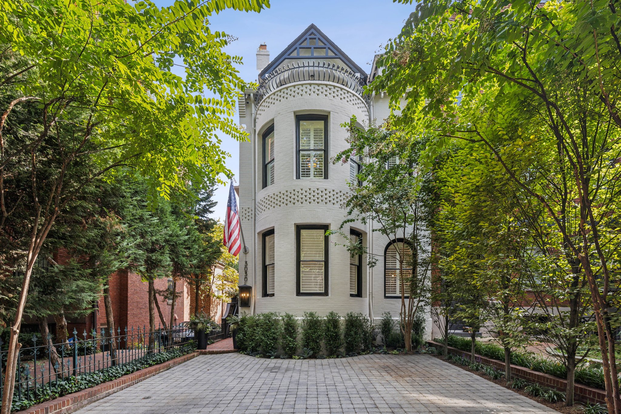 3030 Q - Washingtonian