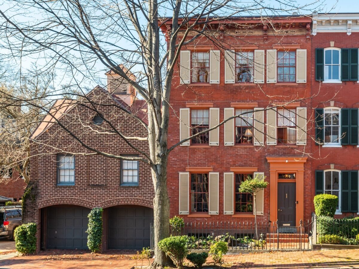 1516 28th Street Northwest-print-001-029-Front Exterior-4000x2661-300dpi - Washingtonian