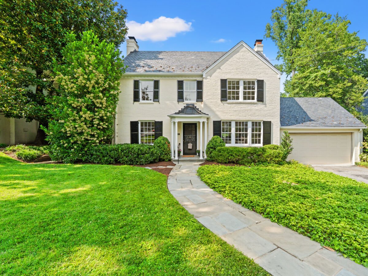 A7408993 - Washingtonian