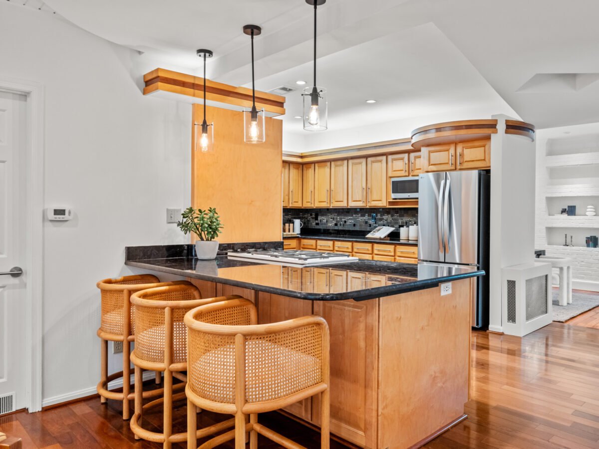 A7409308 - Washingtonian