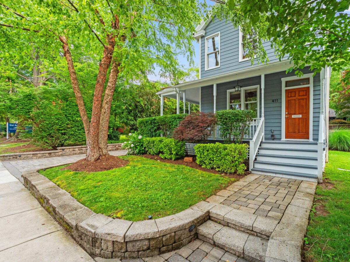 A7409386 - Washingtonian