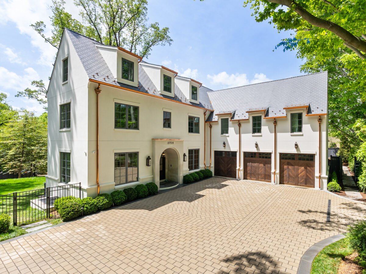 full shoot__2754 Chain Bridge Rd NW, Washington, DC 20016 - 0081 - Washingtonian
