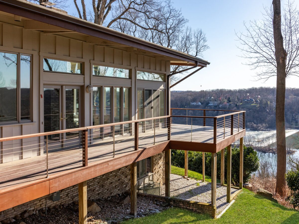 6671MacArthurBlvd-Color&Style-12 - Washingtonian
