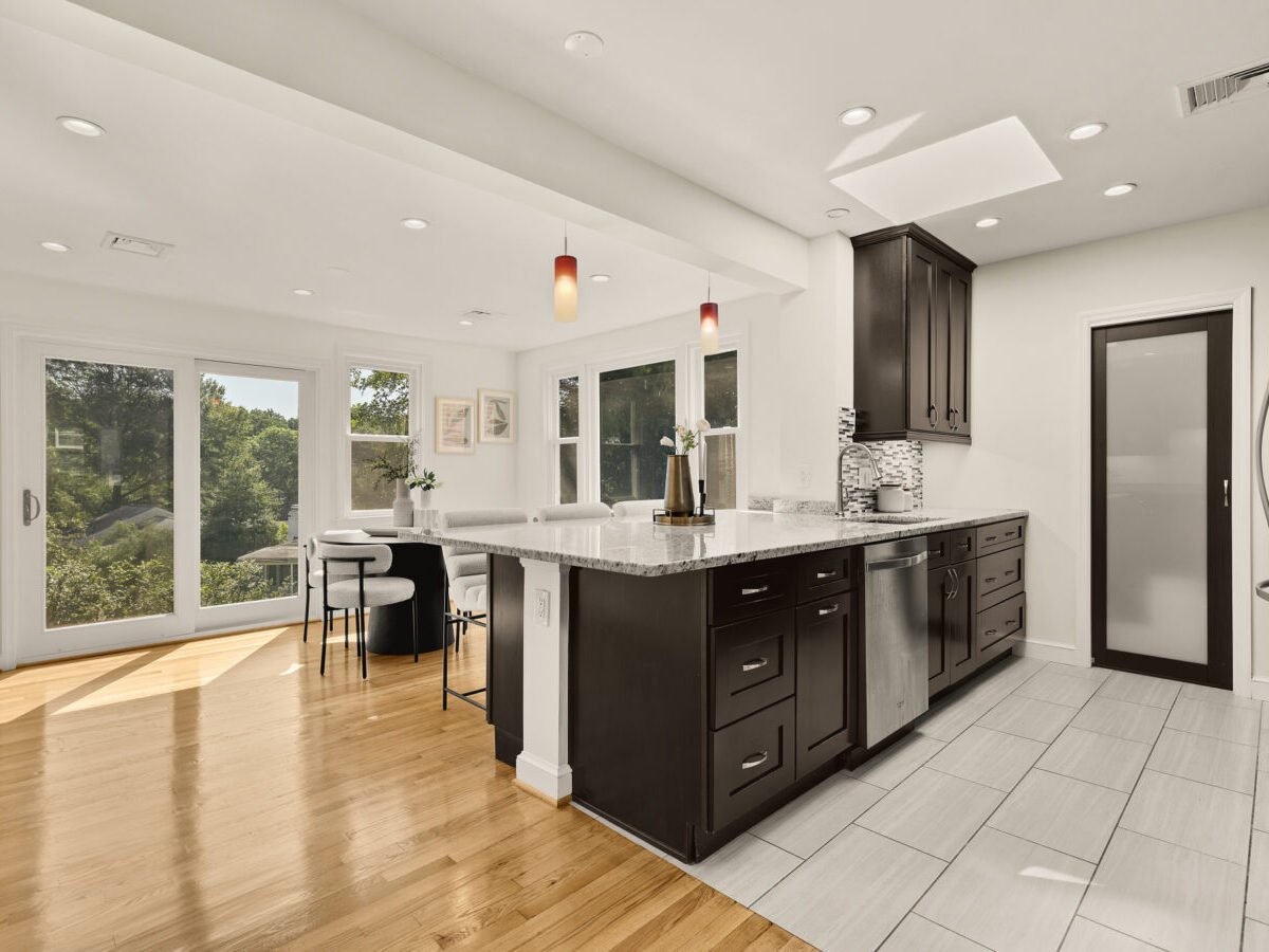 8921 Whitney St-0011 - Washingtonian