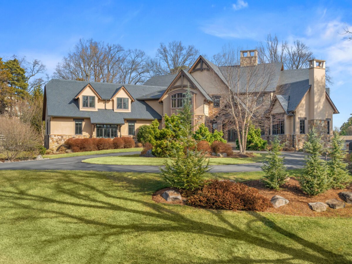 9005 Congressional Ct - Washingtonian