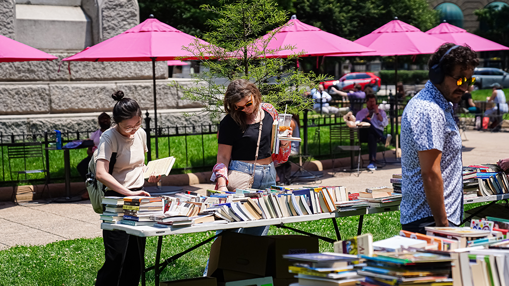 Washingtonian Image 3_Farragut Fun Days book sale with Carpe Librum_Photo by Albert Ting_1024x576 - Washingtonian